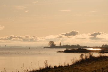 Landschap bij het kustgebied aan het IJsselmeer van Boudewijn Vermeulen