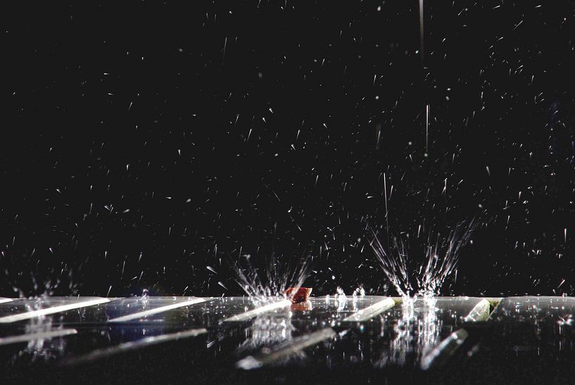 Raindrop by Norbert Sülzner