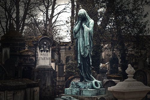 Grafmonument van Famille Moreau-Vauthier op Père-Lachaise in Parijs