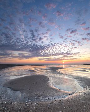 Gespikkelde wolken! van Karin de Bruin