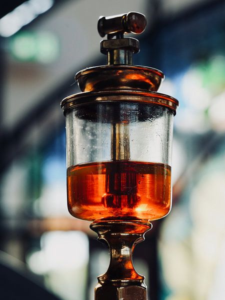 Öl Behälter einer Antriebsmaschine von HGU Foto