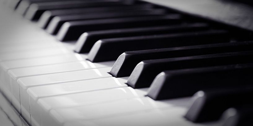 Piano toetsen close-up by Hans Wijnveen