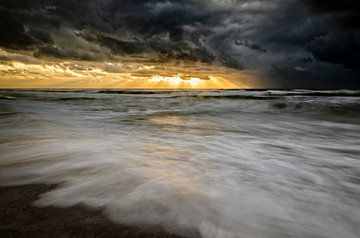 Storm at sea von Richard Guijt Photography