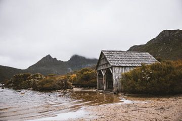Cradle Mountain: A Symbol of Tasmanian Wilderness by Ken Tempelers
