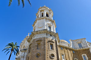 Zauberhafte Kathedrale von Cádiz in Andalusien