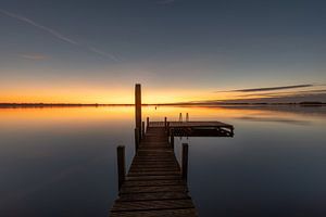 Steg und Sonnenuntergang