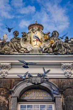 Wappen von Den Haag an der Fassade des alten Rathauses am Dagelijkse Groenmarkt von gaps photography