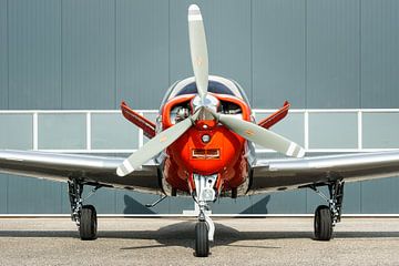 Beechcraft Bonanza - classic propeller driven airplane by Planeblogger