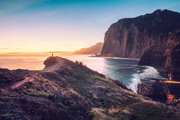 Kleurrijke zonsopgang bij Miradouro do Guindaste (Madeira) II | Landschap | Reisfotografie van Daan Duvillier | Dsquared Photography