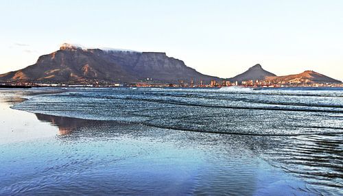 Tafelberg in Kaapstad bij zonsopgang mixed media