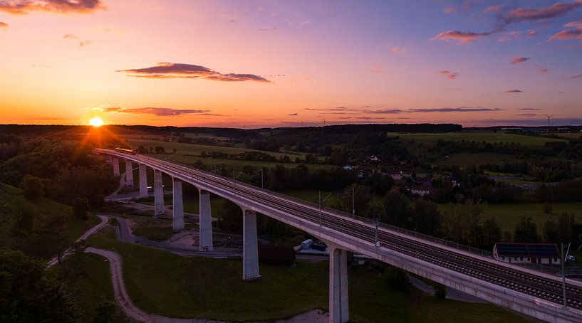 Aurachtalbrücke bei Sonnenuntergang von Raphotography