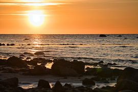 Zonsondergang op het strand van Poel, romantisch van Martin Köbsch