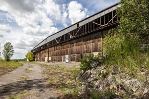 Lost Place Alter Flugplatz Rangsdorf - Alter Hangar mit riesigen Toren