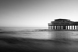 Jetée monochrome au crépuscule sur Fabrizio Micciche