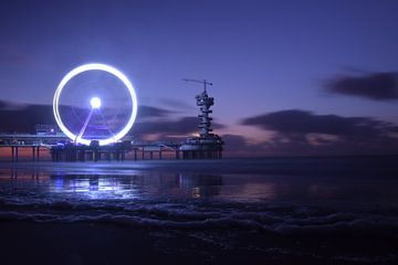 Zonsondergang aan het romantische Scheveningse Strand van Yvonne Gardner