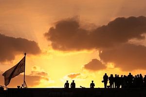 Ceremony at a naval ship at sunset von Mark Scheper