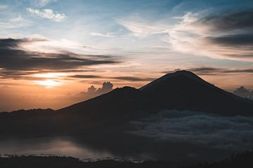 Sonnenaufgang "Gunung Batur" von vdlvisuals.com