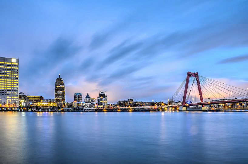 Rotterdam tussen Willemswerf en Willemsbrug van Frans Blok