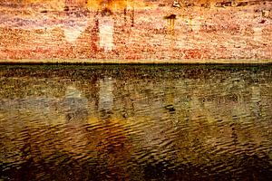 Reflection shipwall