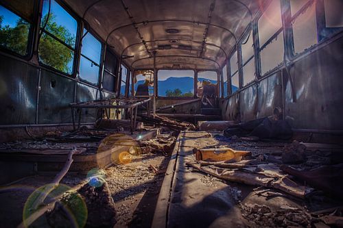 Urbex Avontuur in Griekenland: Verhalen van Verlaten Feesten en Stedelijk Verval