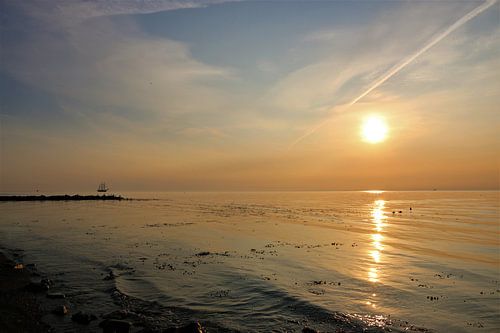 Zonsopgang met schip