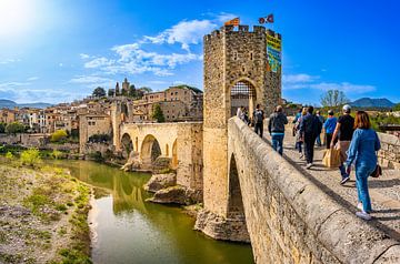 Pont de Besalu en Espagne sur Ivo de Rooij