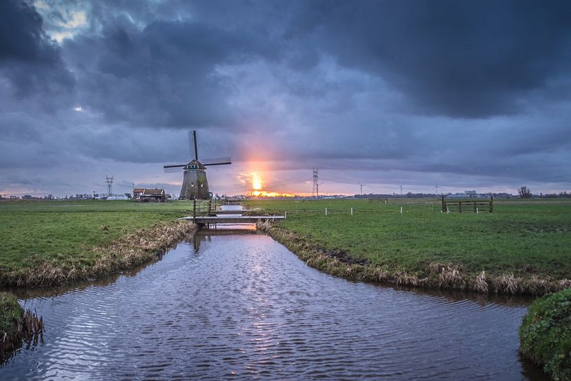 The sun goes down  by Patrick Herzberg