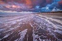 Daar ruist langs de wolken...