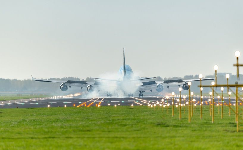 Un Boeing 747-400 de KLM, le PH-BFB. par Jaap van den Berg