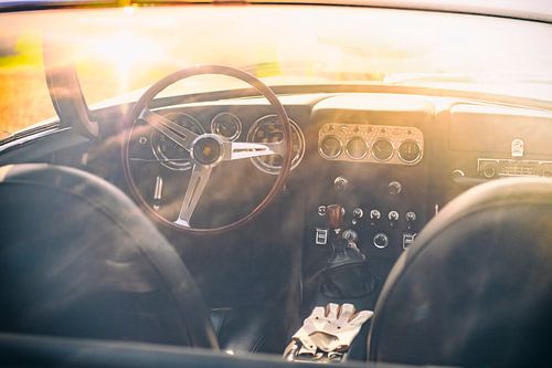 Lamborghini 350 GT klassieke Italiaanse sportwagen interieur
