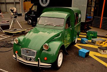 Citroën 2CV AZU Lieferwagen - Perrier - Eurodisney von Karel Frielink