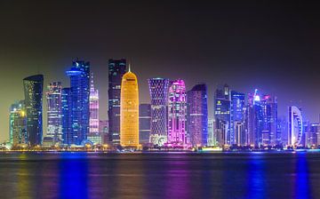 Skyline of Doha, Qatar van Jan Schuler