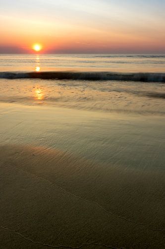 coucher de soleil sur la plage en bord de mer sur Karijn | Fine art Natuur en Reis Fotografie