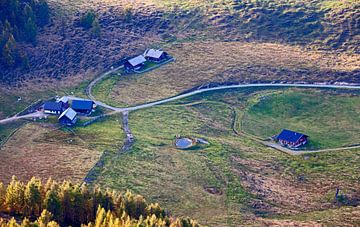 Die Lackenalm von oben von Christa Kramer