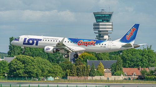 Embraer ERJ-195 LOT Polish Airlines Passagierflugzeug. von Jaap van den Berg