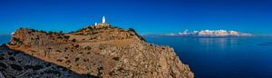 Panoramaansicht des Leuchtturms am Cap de Formentor auf Mallorca von Alex Winter