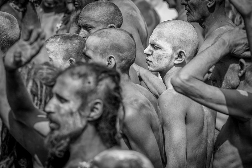 Un sadhu naga au festival Kumbh Mela à Haridwar, en Inde. par Wout Kok