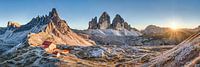 Dolomiten mit den drei Zinnen im Sonnenuntergang
