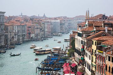 Gezicht op het Grote Kanaal in Venetië, Italië van Rico Ködder