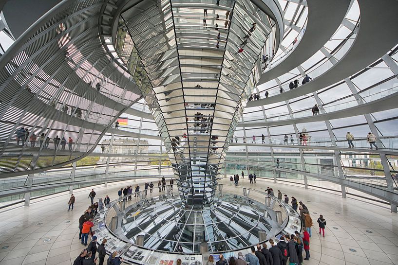 Kuppel auf dem Reichstag in Berlin von Peter Bartelings