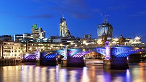 Le ciel de Londres avec le pont Blackfriars