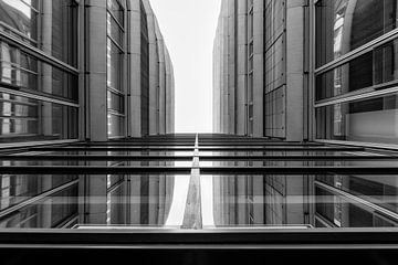 Het is een must voor architectuurliefhebbers: de MedienHafen in Düsseldorf heeft grote namen. Met het driedelige, organisch gevormde gebouwenensemble Neuer Zollhof heeft de beroemde architect Frank O. Gehry een echt herkenningspunt in Düsseldorf gecreëerd. van peter reinders