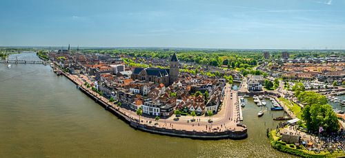 Kampen luchtpanorama in het voorjaar