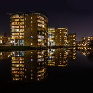 Nachtaufnahme des Projekts Schiehart in Schiedam
