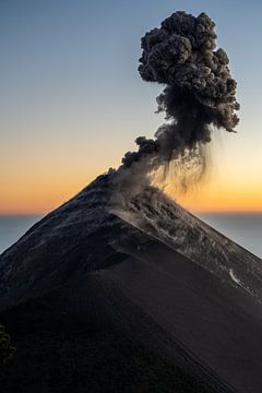 Volcanic breathing at dusk by Joep Gräber