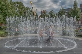 Fontein met spelende kinderen