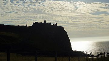 Duntulm Castle is the ruin of a medieval fortress by Babetts Bildergalerie