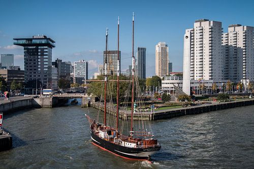 Driemaster Oosterschelde in Rotterdam