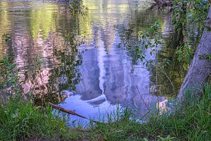 Ein oberer Yosemite Wasserfall in Reflexion von Joseph S Giacalone Photography