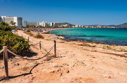 Cala Millor strand aan de kust op het eiland Mallorca, Spanje